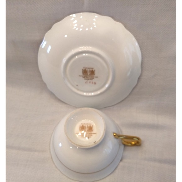 Paragon Teacup Saucer Bluebell Medallion Heavy Gold Gilt Double Warrant Vtg 40s - Picture 2 of 16